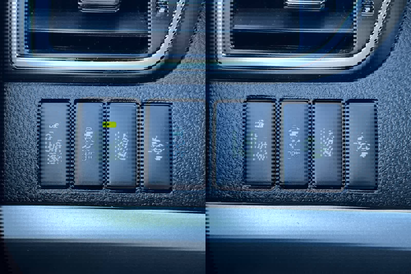 Used 2015 Toyota Camry XSE w/ Advanced Technology Package image 30