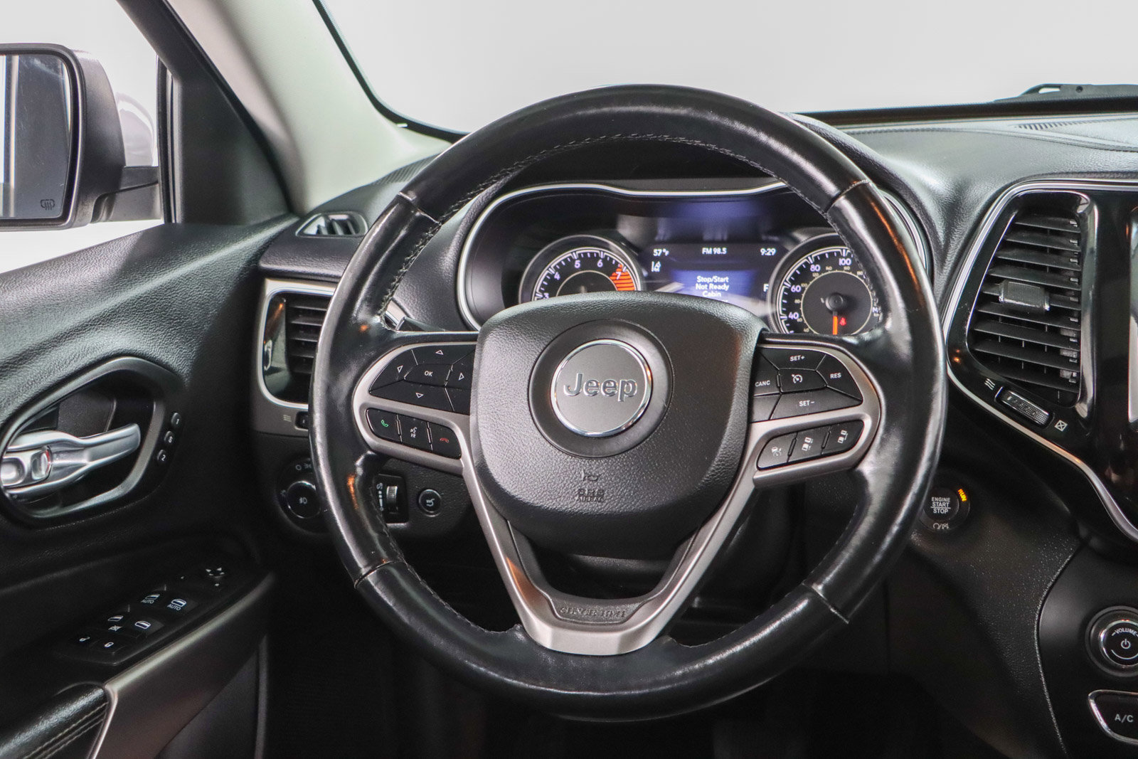 Used 2021 Jeep Cherokee Limited image 12