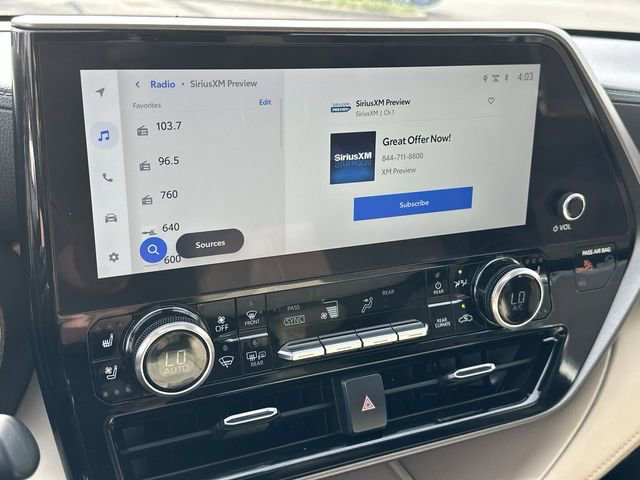 Used 2023 Toyota Highlander Limited image 13