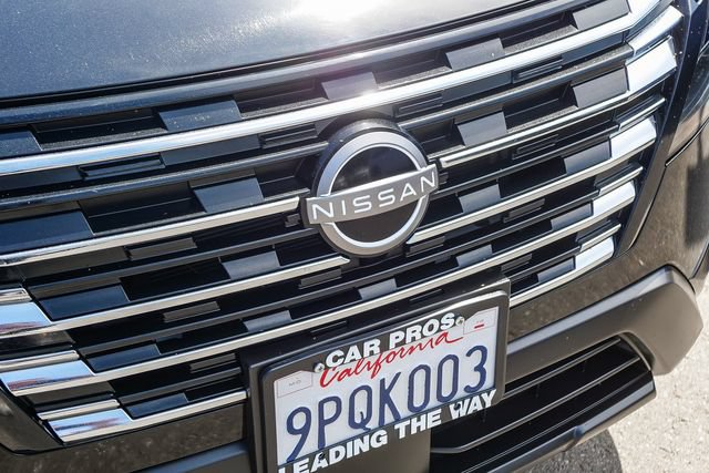 Used 2025 Nissan Rogue SV FWD image 12