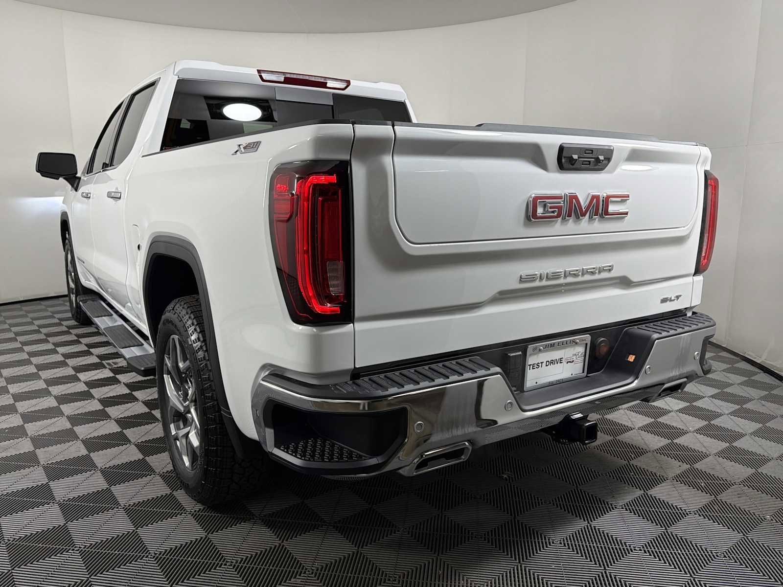 New 2026 GMC Sierra 1500 SLT w/ SLT Premium Plus Package AWD/4WD image 8