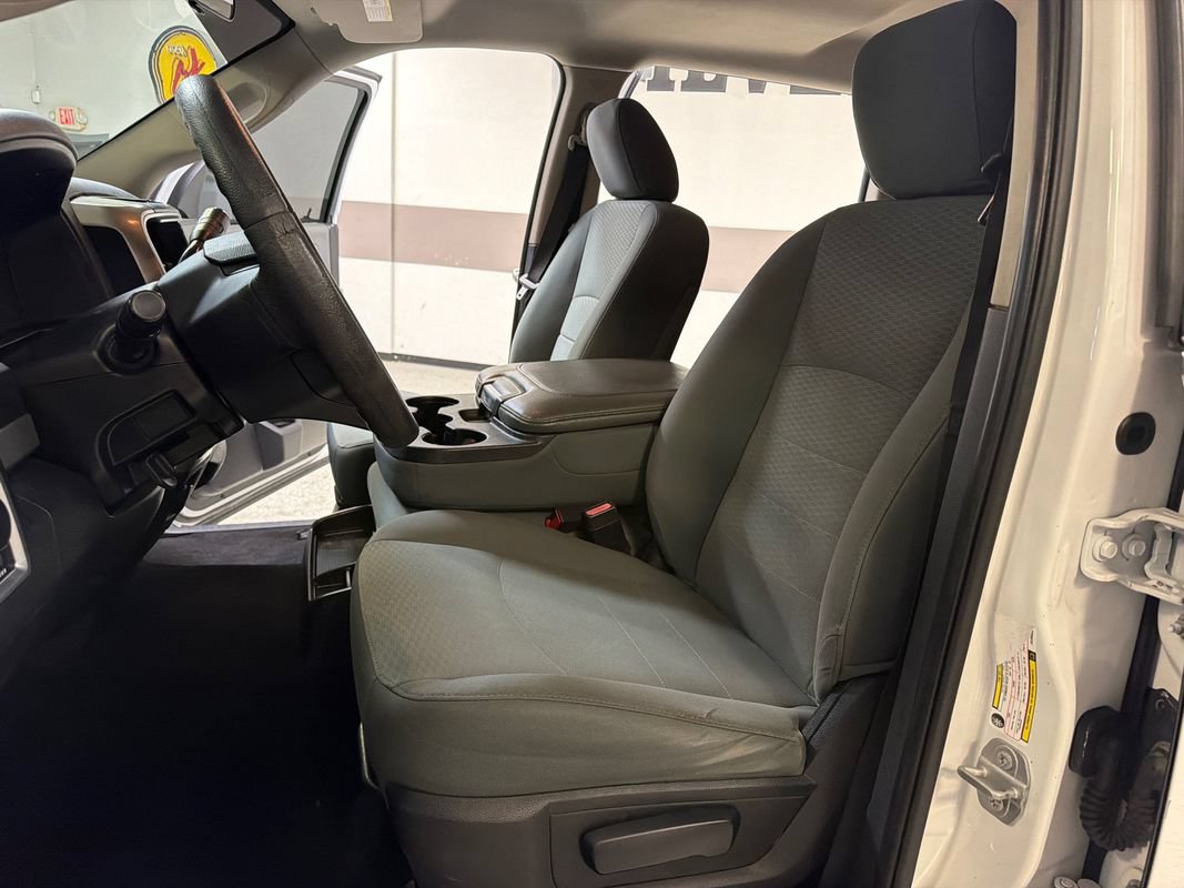 Used 2018 RAM 3500 SLT AWD/4WD image 26
