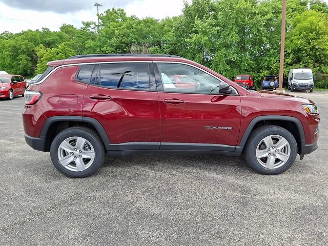 Certified 2022 Jeep Compass Latitude w/ Convenience Group AWD/4WD image 12