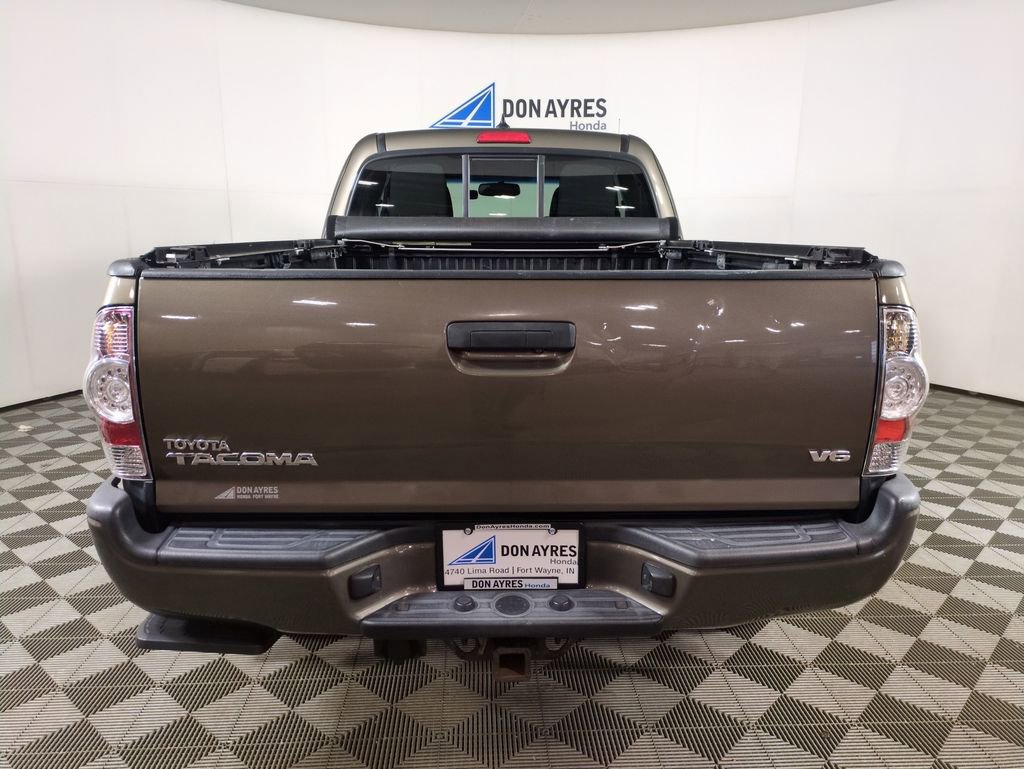 Used 2015 Toyota Tacoma 4x4 Access Cab V6 image 4