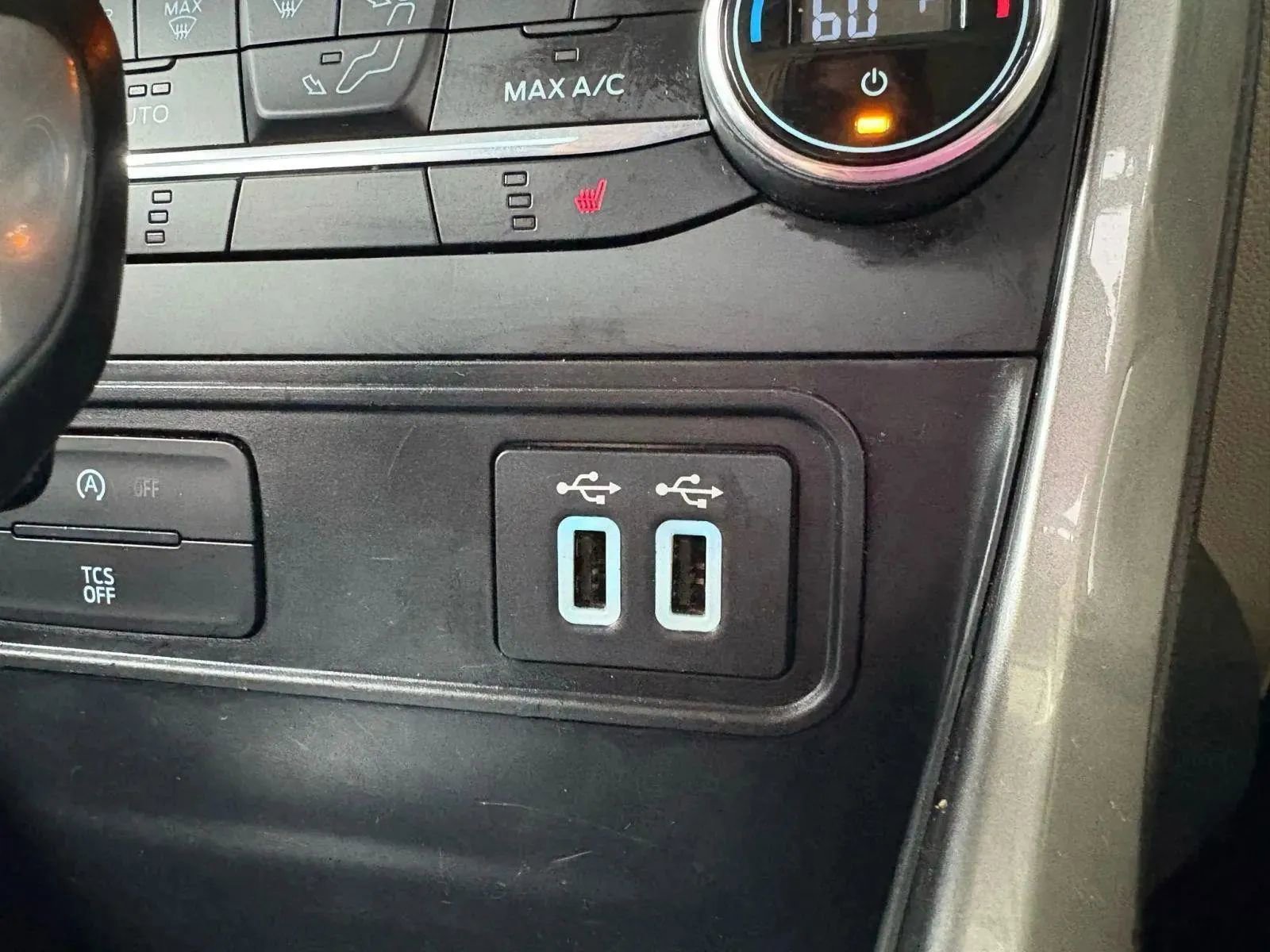 Used 2018 Ford EcoSport SE w/ SE Convenience Package image 32