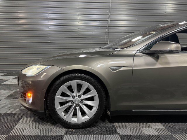 Used 2015 Tesla Model S 85 image 36