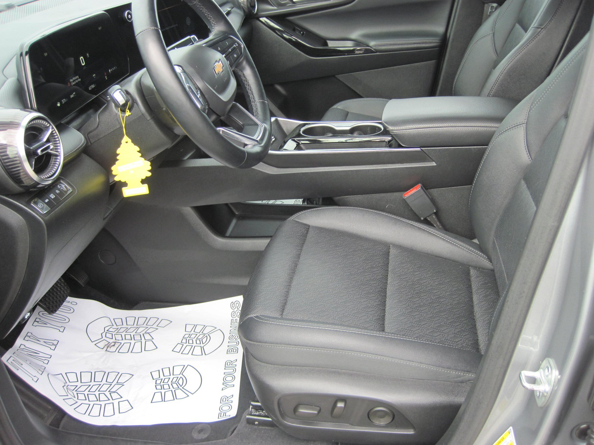 Used 2025 Chevrolet Equinox LT w/ Convenience Package II AWD/4WD image 12