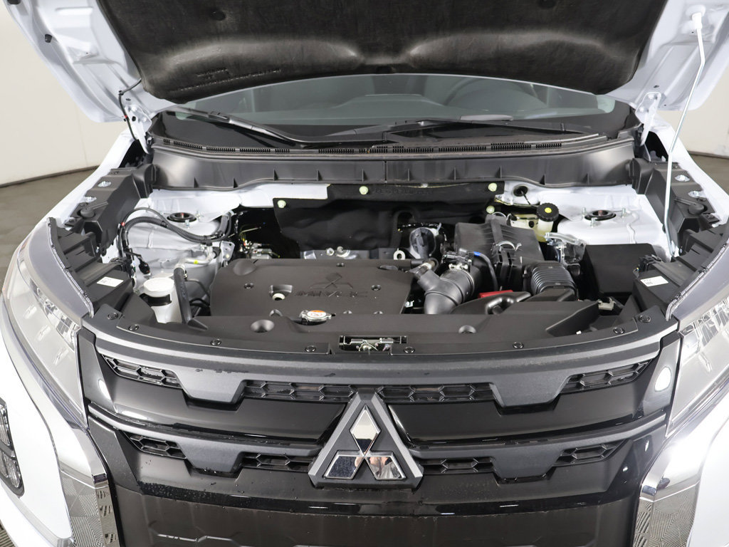 New 2027 Mitsubishi Outlander Sport LE FWD image 16