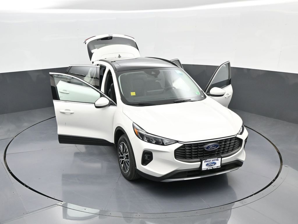 New 2025 Ford Escape SE image 40
