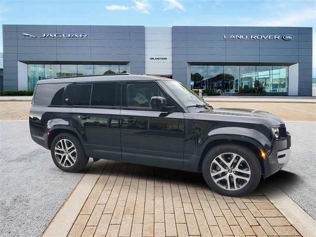 Certified 2023 Land Rover Defender 130 SE image 3