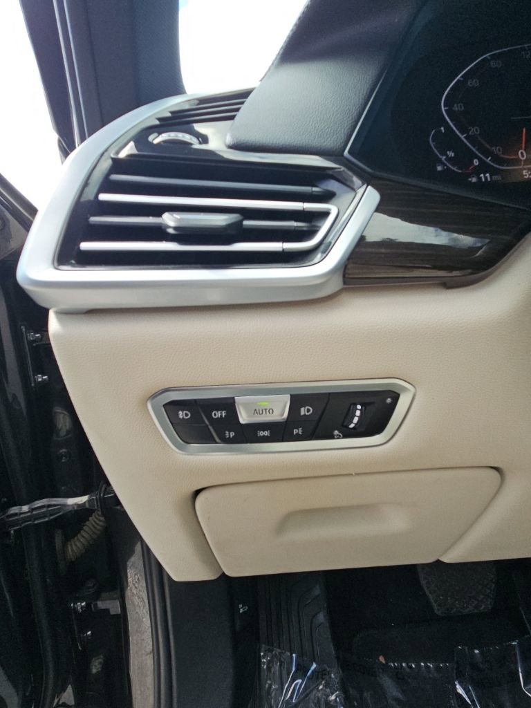 Used 2020 BMW X5 xDrive40i w/ Convenience Package AWD/4WD image 15