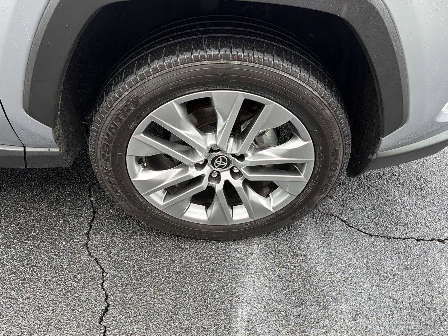 Used 2022 Toyota RAV4 Limited FWD image 42