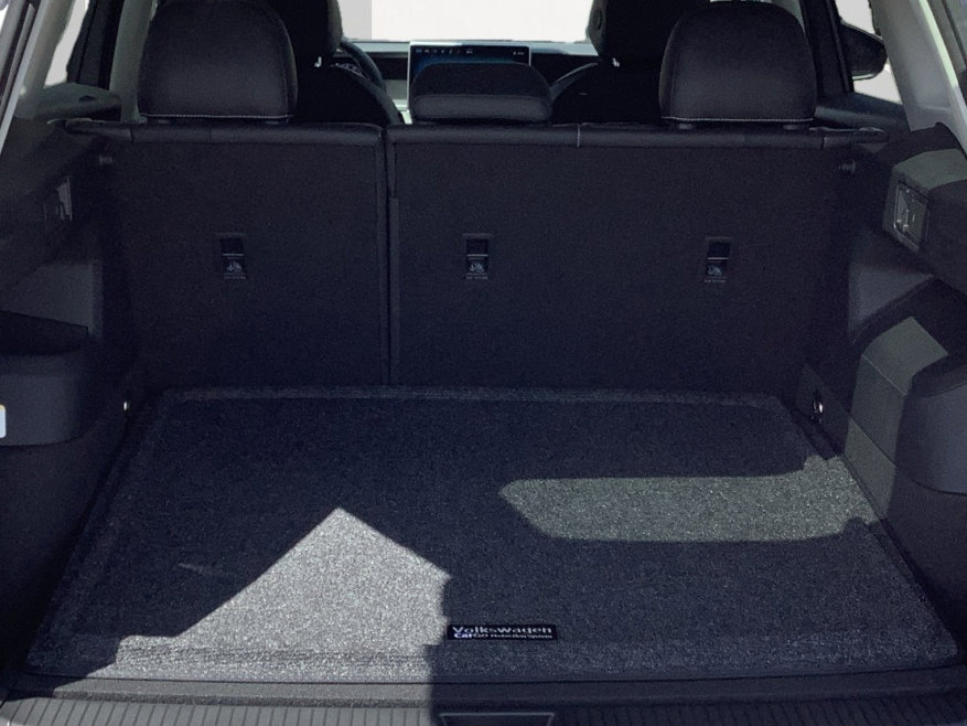 New 2026 Volkswagen Tiguan SE FWD image 15