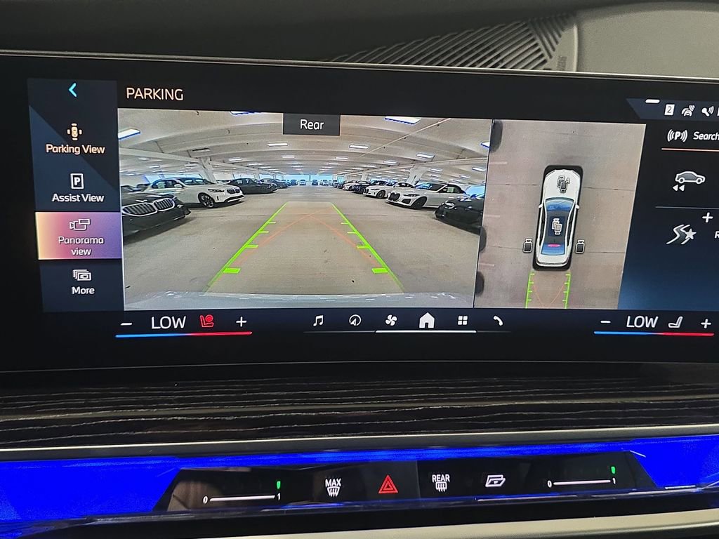 New 2026 BMW 750e xDrive w/ Premium Package image 17