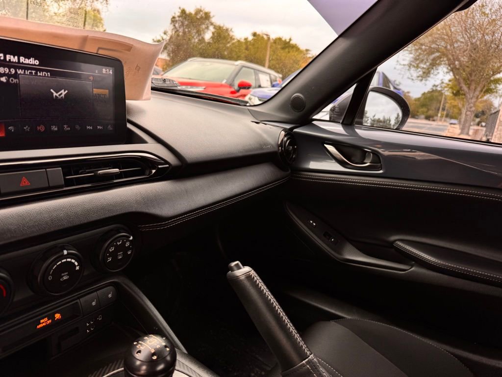 Used 2021 MAZDA MX-5 Miata Club RWD image 19
