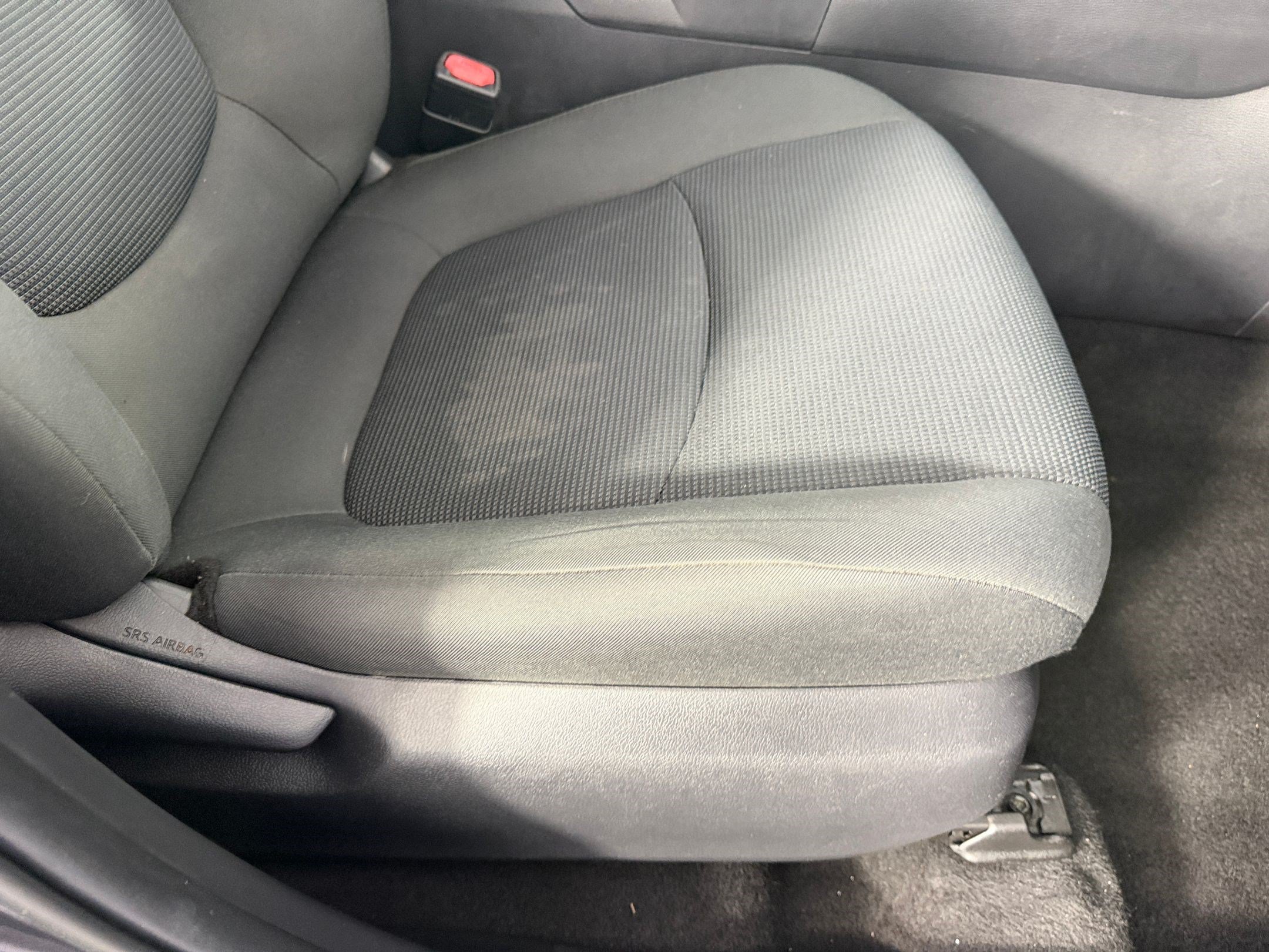 Used 2021 Toyota RAV4 LE FWD image 32