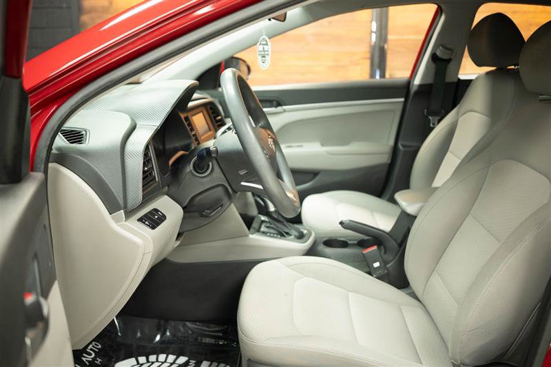 Used 2020 Hyundai Elantra SE FWD image 8
