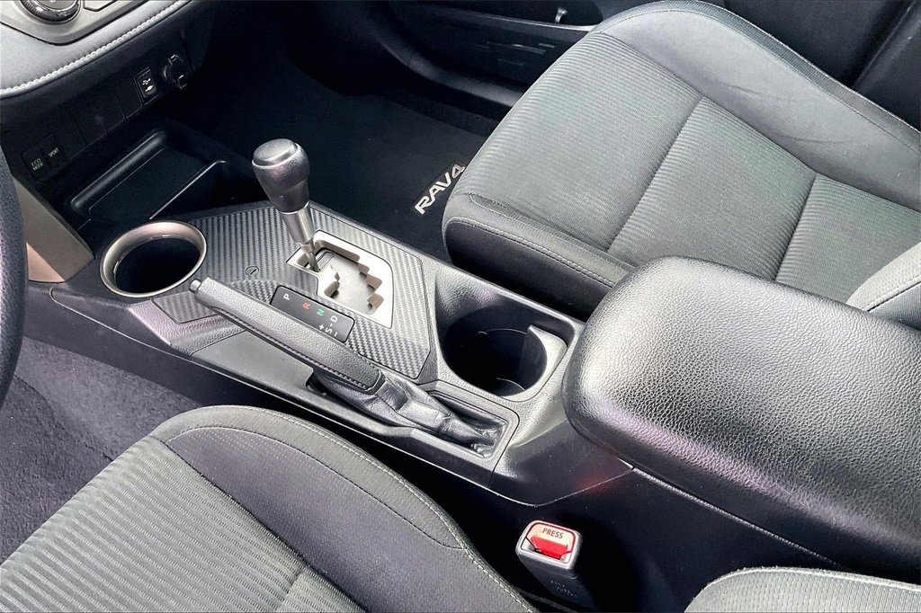 Used 2013 Toyota RAV4 XLE image 17