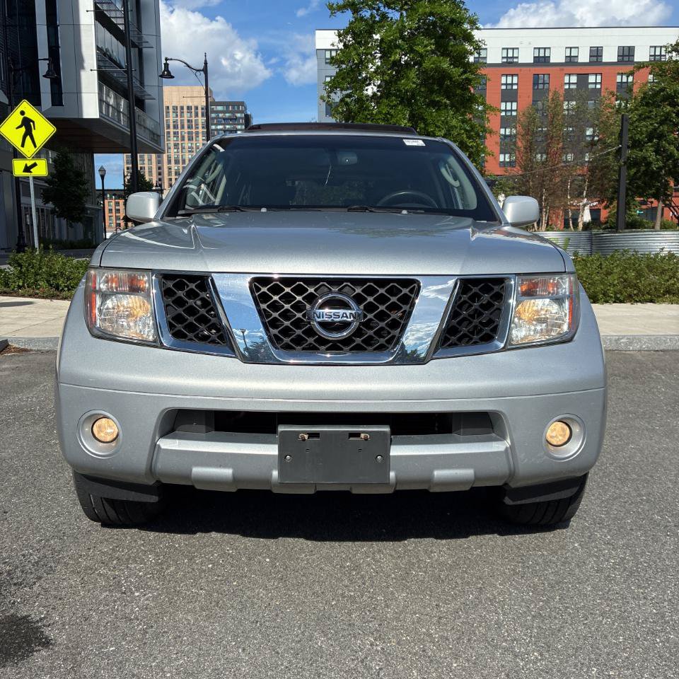 Used 2007 Nissan Pathfinder LE w/ LE Navigation Pkg AWD/4WD image 8