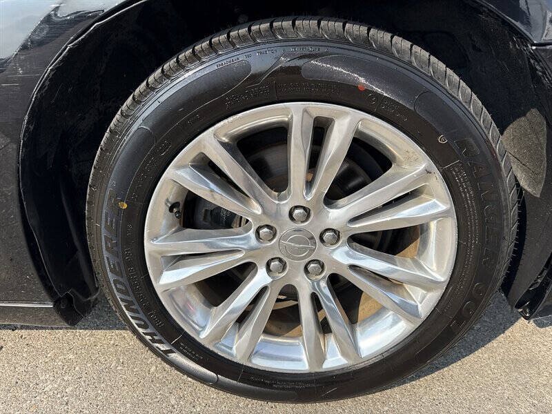 Used 2015 Chrysler 300 C RWD image 1