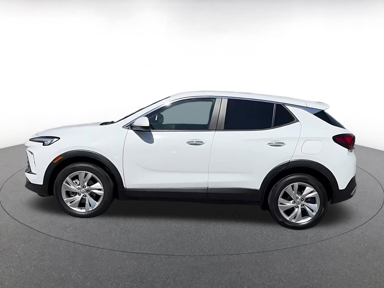 Used 2025 Buick Encore GX Preferred FWD image 9