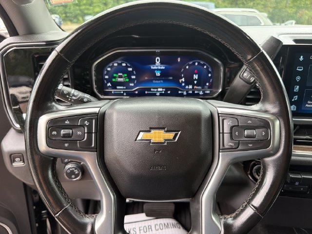 Used 2023 Chevrolet Silverado 1500 LT AWD/4WD image 17