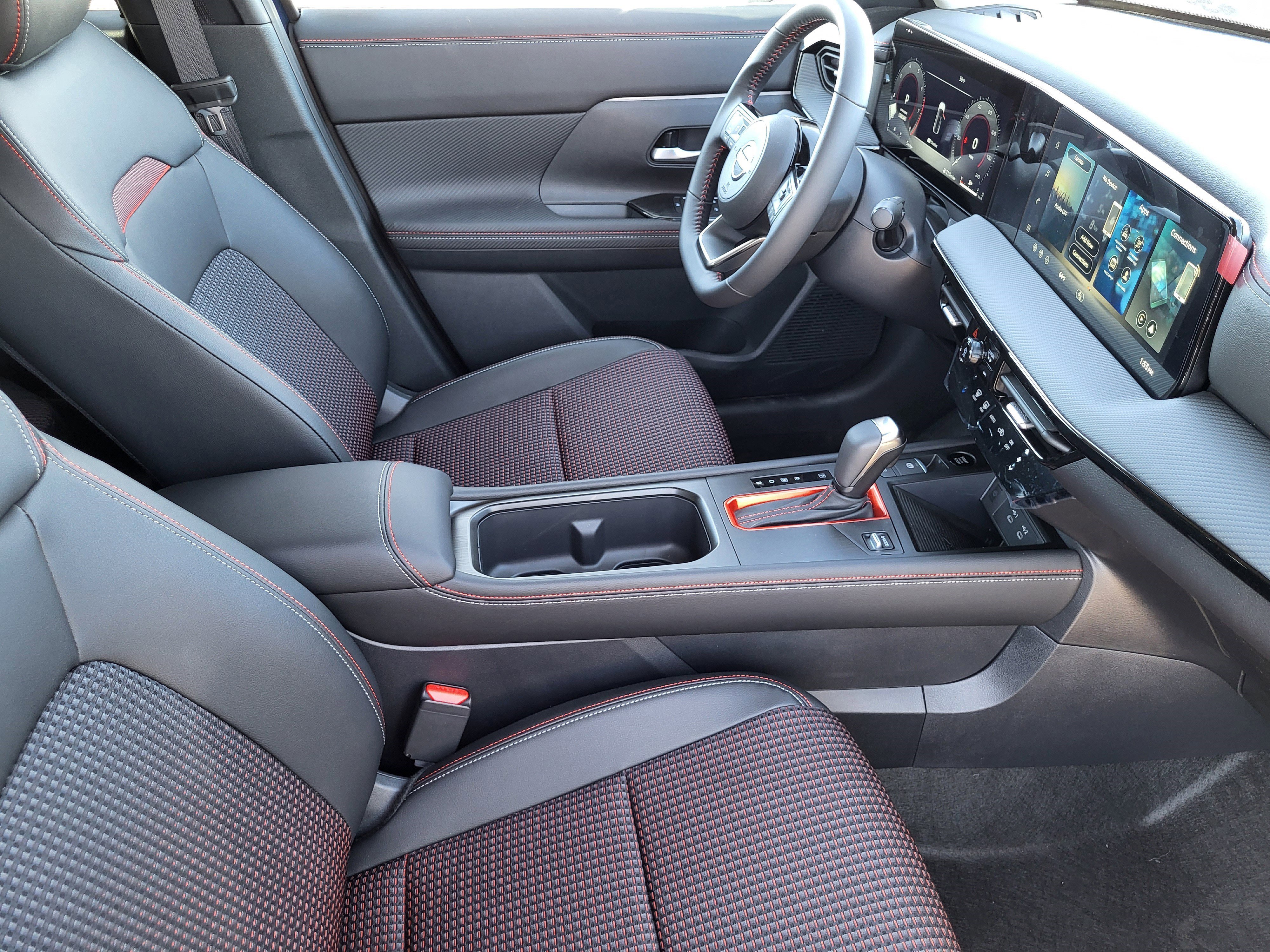 New 2026 Nissan Kicks SR image 7