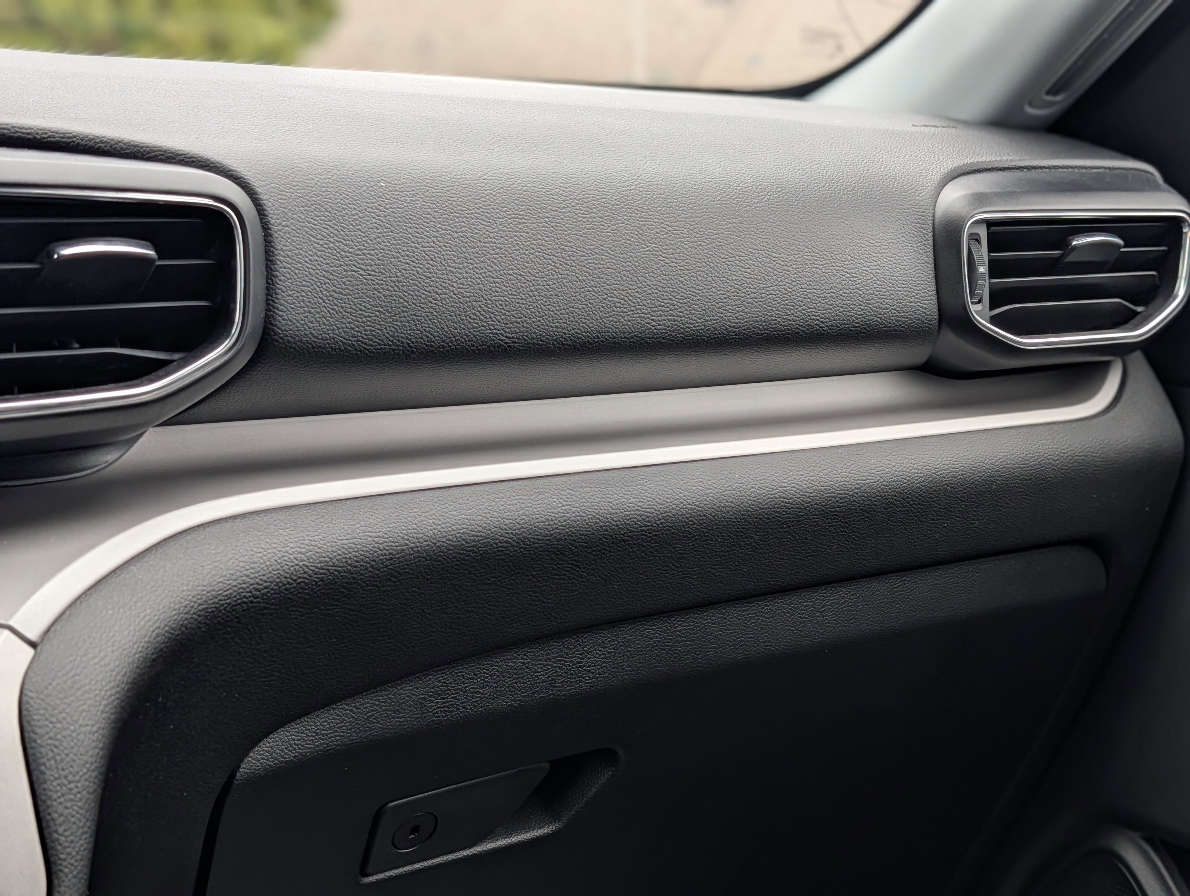 Used 2023 Ford Explorer XLT w/ Equipment Group 202A image 16