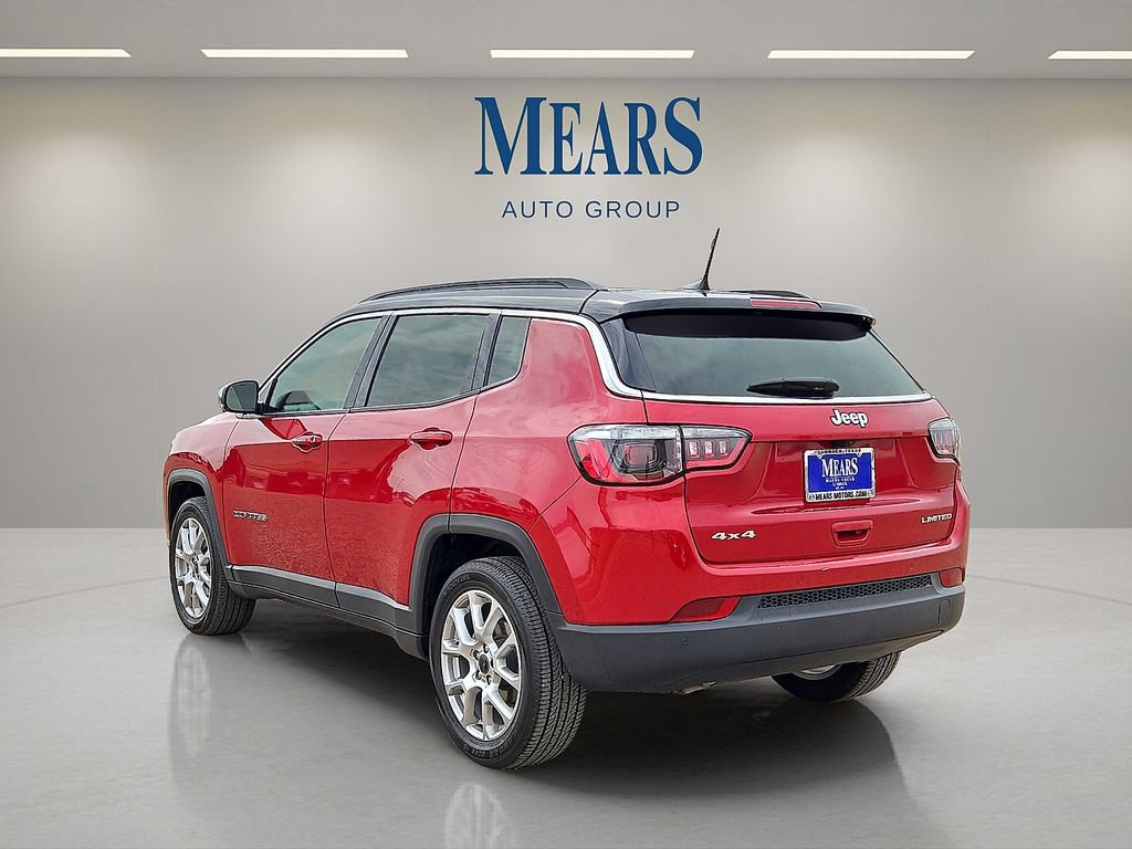 Used 2025 Jeep Compass Limited AWD/4WD image 3