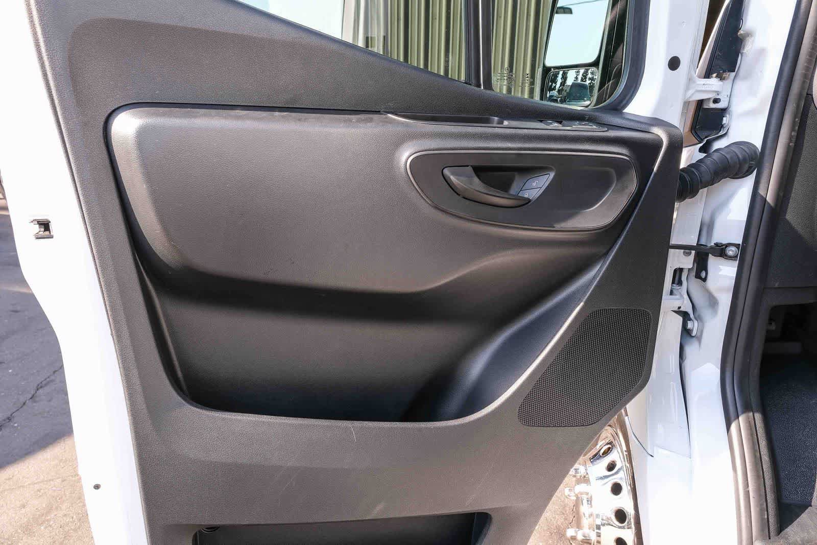 Used 2022 Mercedes-Benz Sprinter 2500 image 25