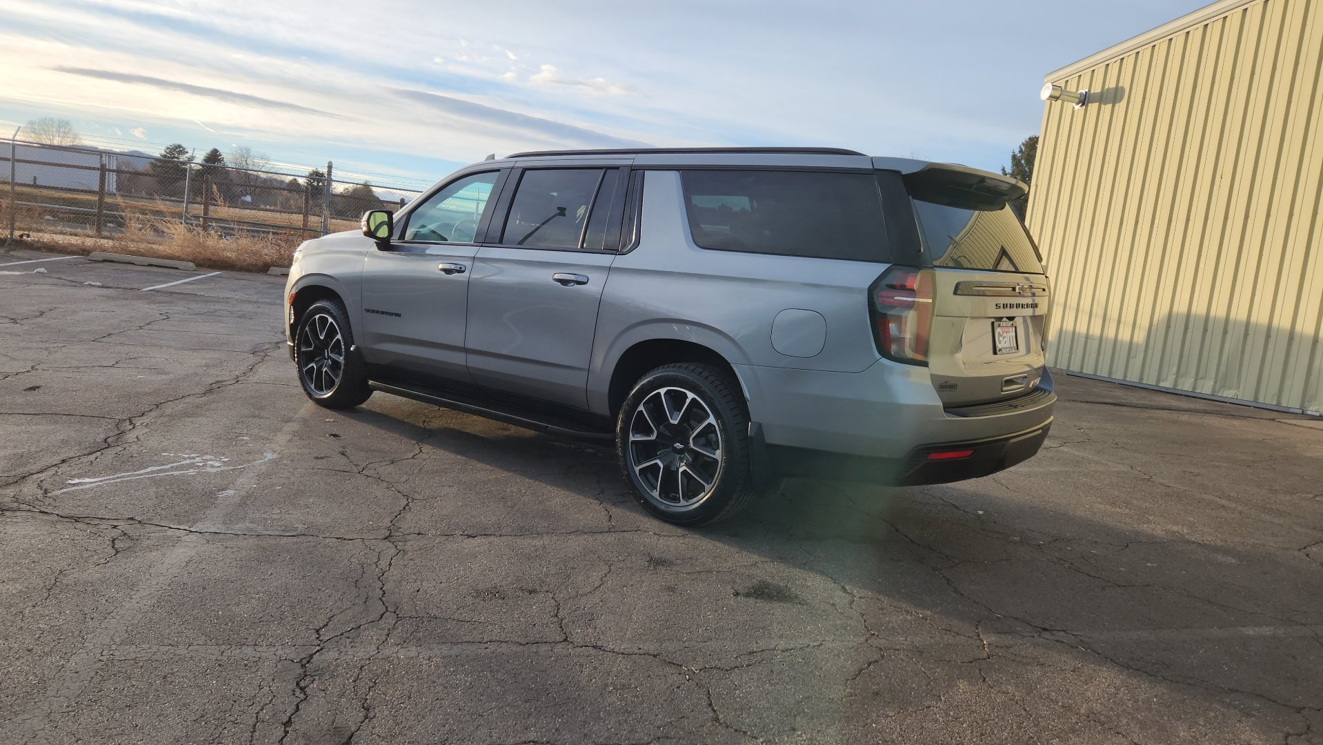 Used 2023 Chevrolet Suburban RST w/ Luxury Package image 8