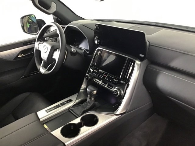 Used 2024 Lexus LX 600 F Sport image 22