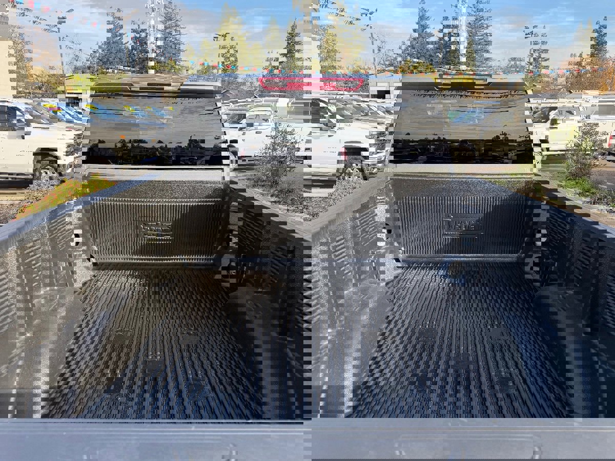 Used 2025 Chevrolet Silverado 2500 LT w/ Convenience Package image 14