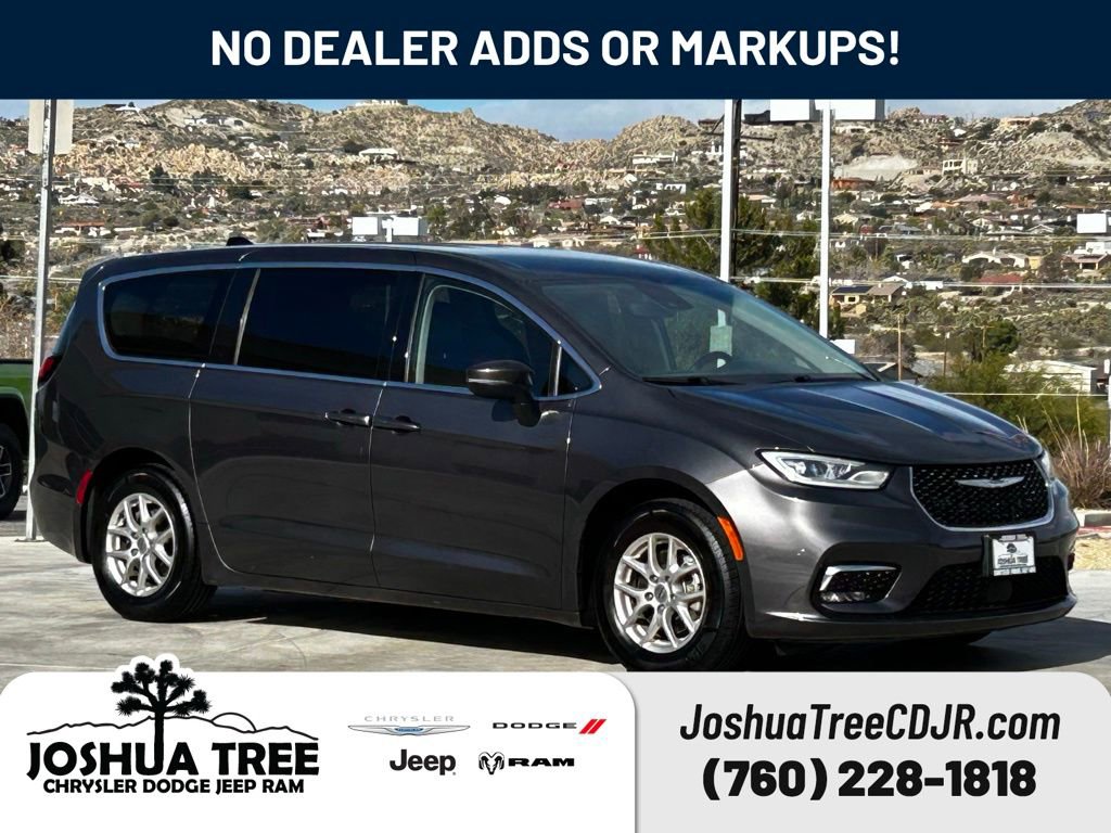 Used 2023 Chrysler Pacifica Touring-L