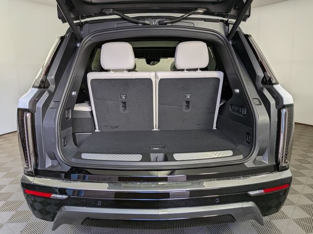 New 2027 Cadillac Vistiq Luxury w/ LPO, Floor Liner Package AWD/4WD image 14