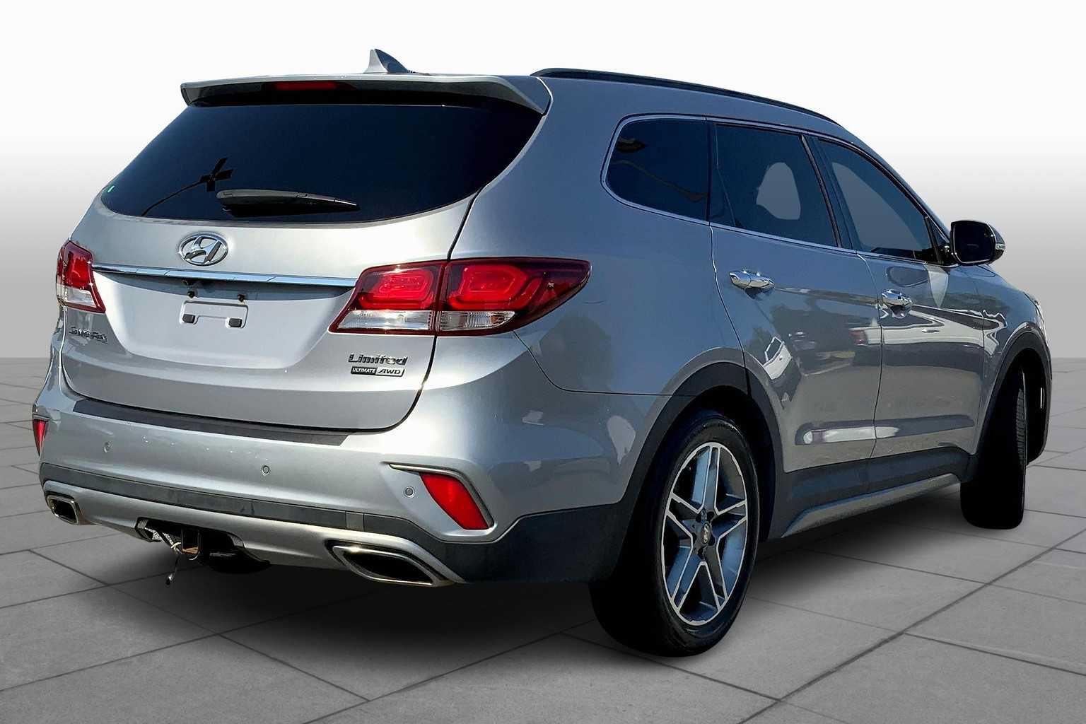 Used 2017 Hyundai Santa Fe Limited AWD/4WD image 13