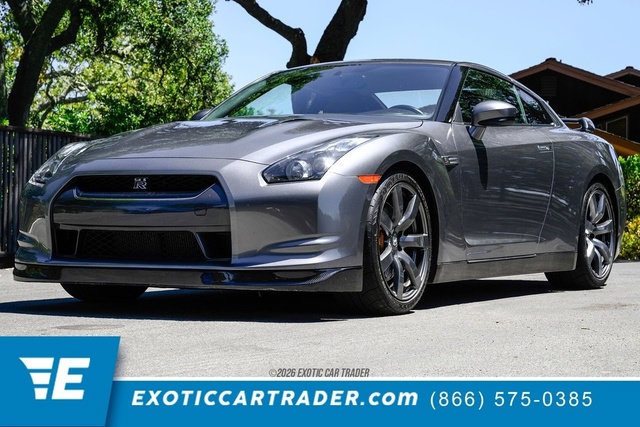 Used 2011 Nissan GT-R Premium AWD/4WD image 1