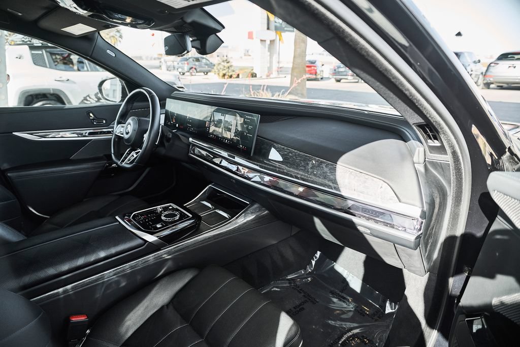 Used 2024 BMW 740i w/ Premium Package RWD image 22