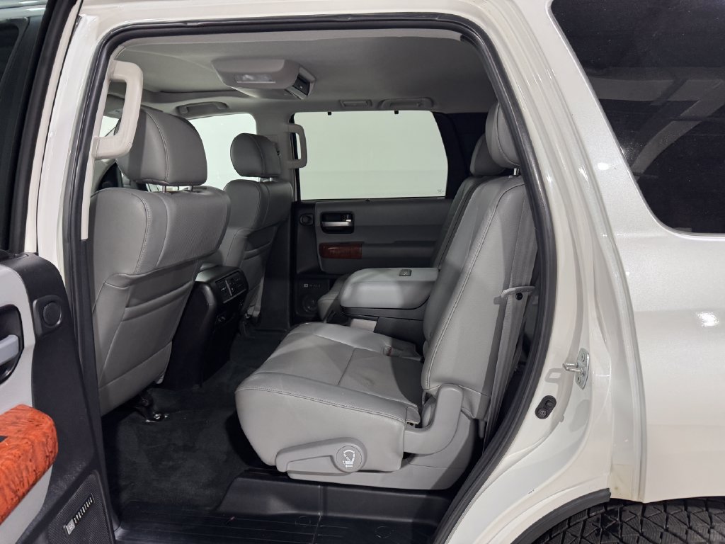 Used 2018 Toyota Sequoia Platinum AWD/4WD image 20