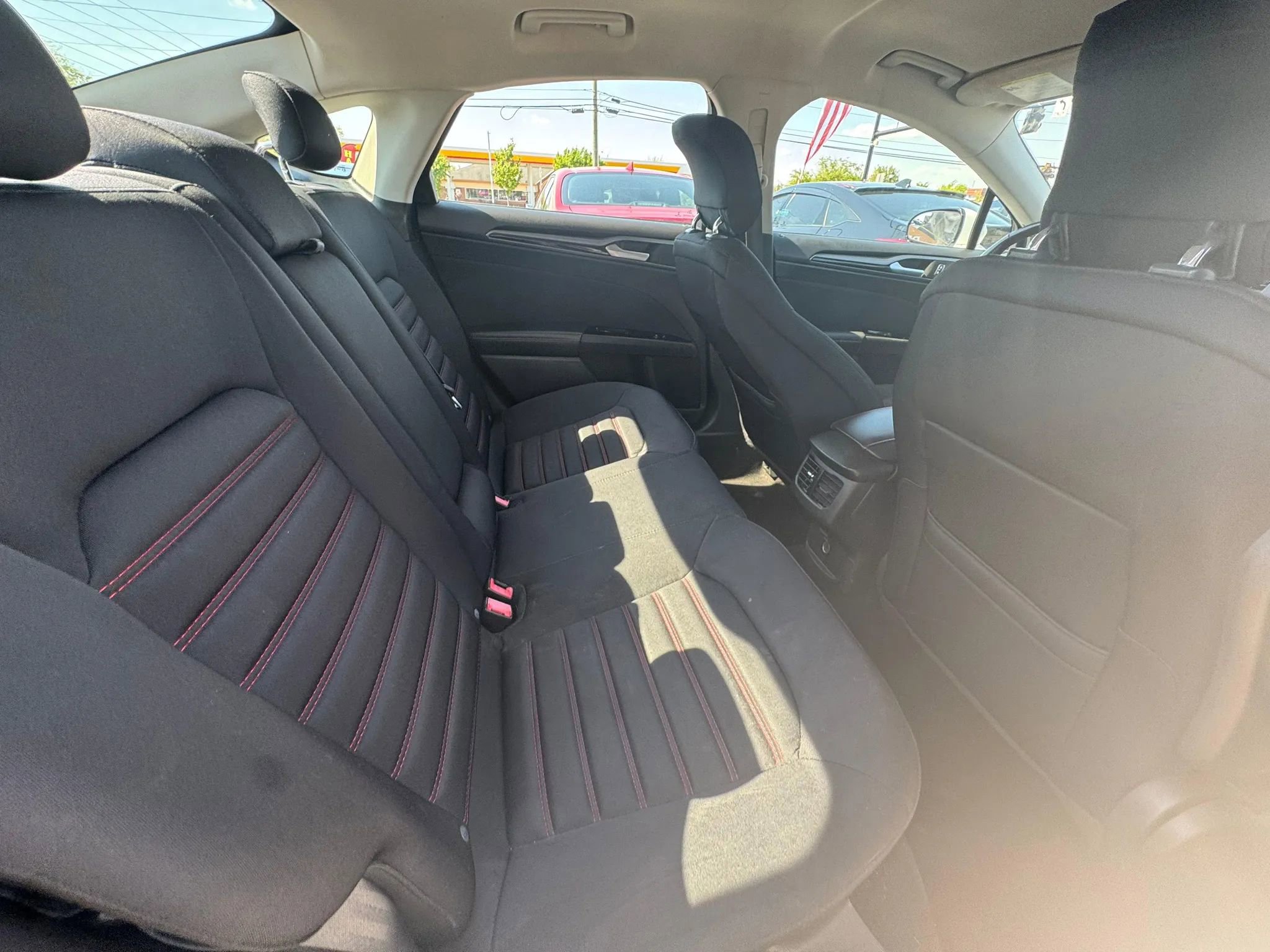 Used 2014 Ford Fusion SE w/ Equipment Group 201A FWD image 22