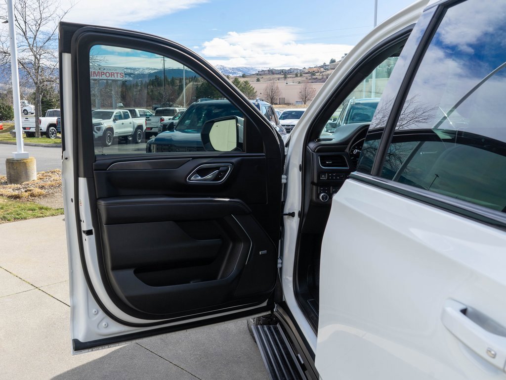 Used 2022 GMC Yukon XL AT4 w/ AT4 Premium Plus Package image 20