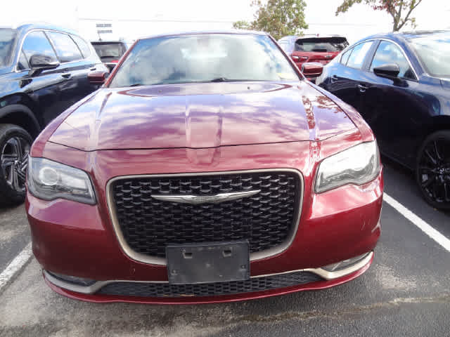 Used 2019 Chrysler 300 S w/ 300S Alloy Package RWD image 2