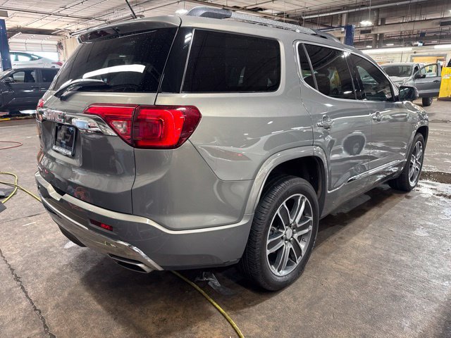 Used 2019 GMC Acadia Denali w/ Technology Package FWD image 4