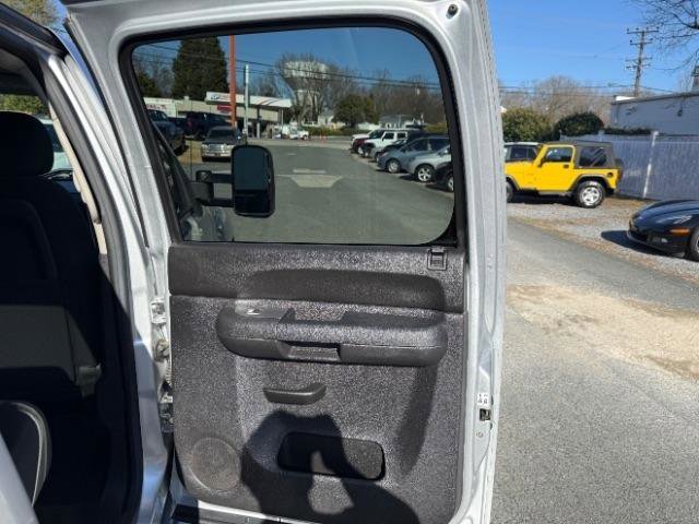 Used 2013 GMC Sierra 3500 SLE w/ SLE Preferred Package image 5