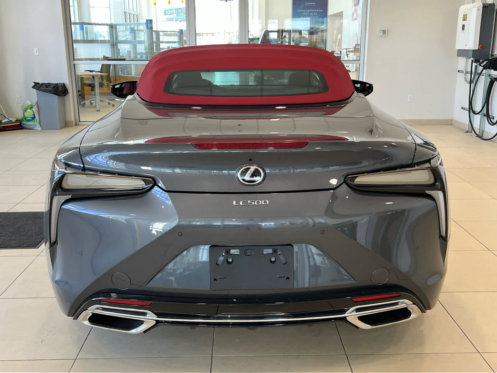 Used 2024 Lexus LC 500 Convertible image 12