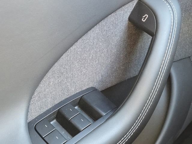 Used 2022 Tesla Model S Plaid image 9