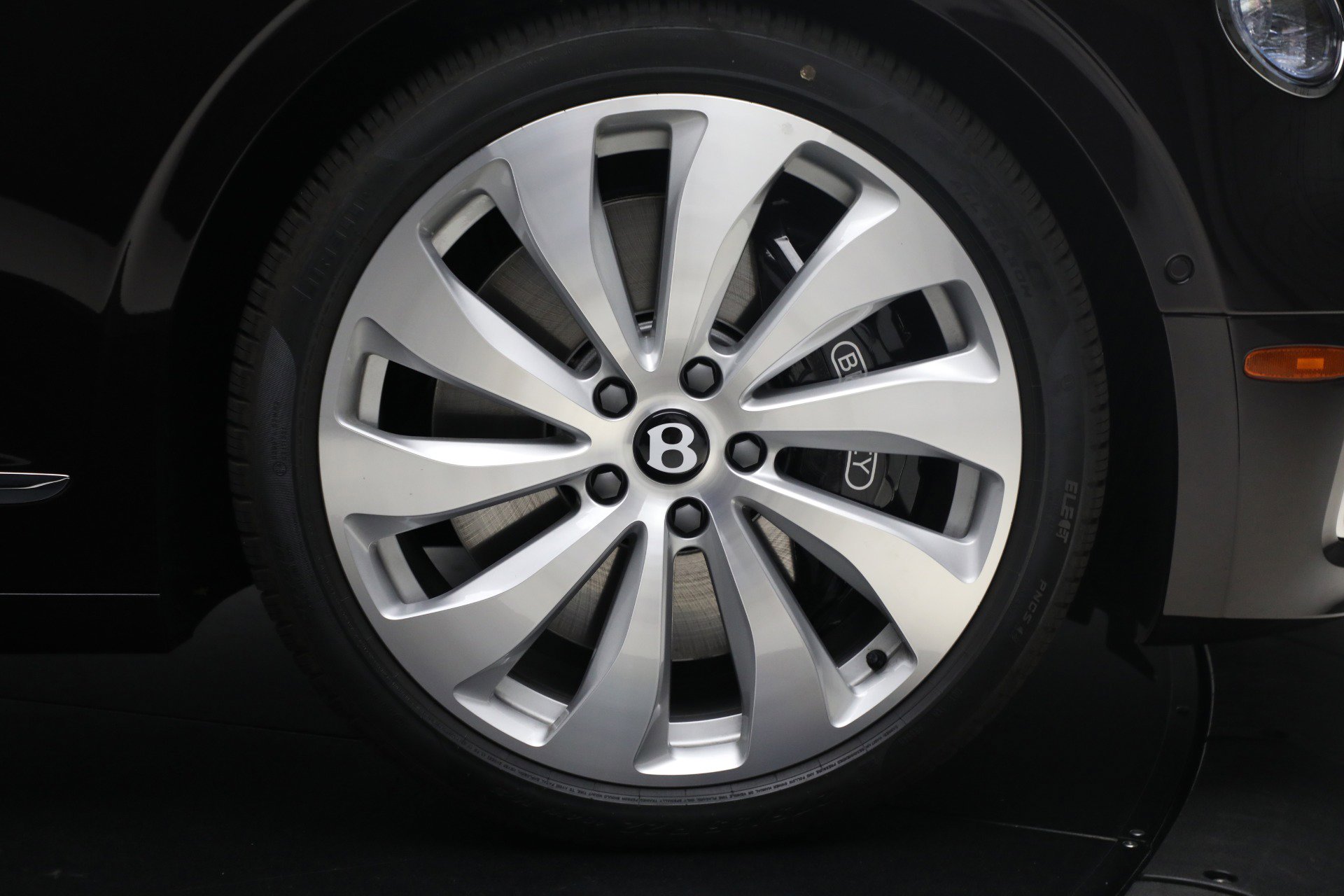 New 2026 Bentley Flying Spur Plug-In Hybrid image 13