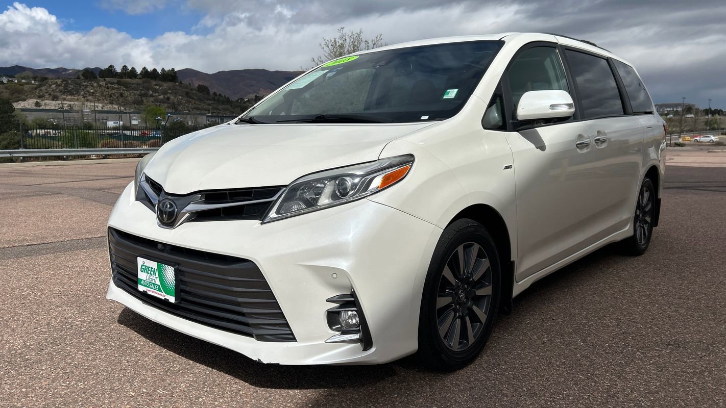 Used 2018 Toyota Sienna Limited Premium w/ Carpet Mat Package AWD/4WD image 18