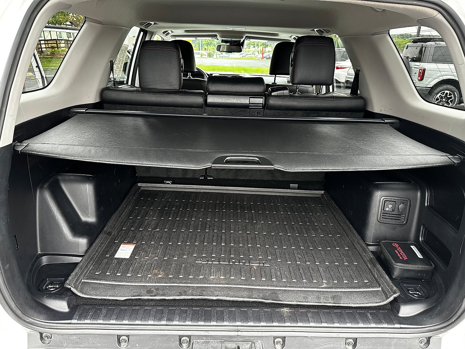 Used 2021 Toyota 4Runner Venture w/ Moonroof Package AWD/4WD image 11