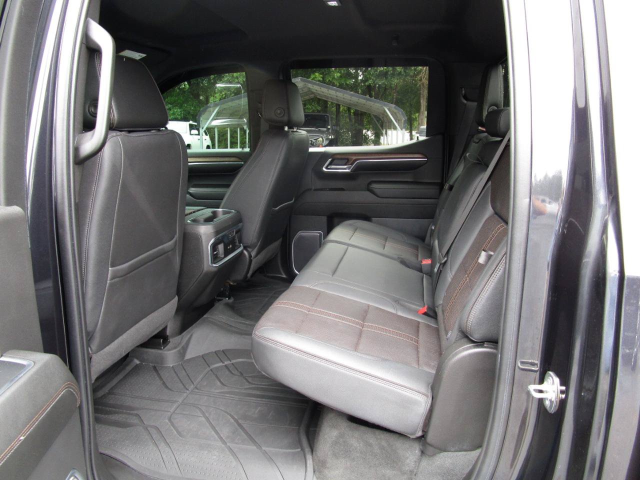 Used 2023 Chevrolet Silverado 1500 High Country w/ Technology Package AWD/4WD image 23